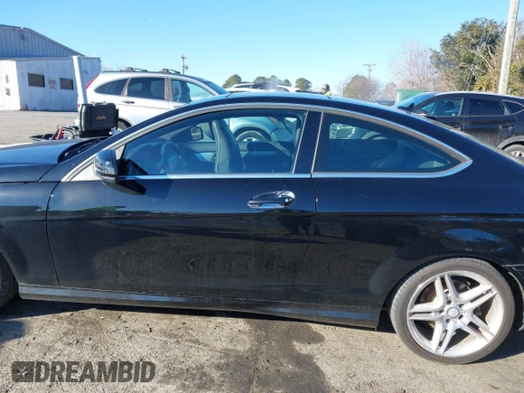 2015 Mercedes-Benz C-Class C 250 with VIN WDDGJ4HB2FG386158, listed as a IAAI auction lot 41373544 with 94,309 mi miles. Bid and sale history available at carsss.com. Image 15.
