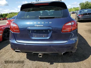 2011 Porsche Cayenne с VIN WP1AA2A25BLA10410, выставлен на аукционе Copart как лот 67706594 с пробегом 41 318 миль миль и Списание • Salvage title. История ставок и продаж доступна на DreamBid. Изображение 6.