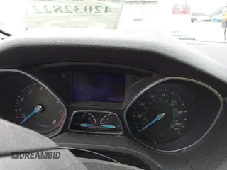 2013 Ford Focus SE with VIN 1FADP3F27DL261790, listed as a IAAI auction lot 42032822 with 80,585 mi miles. Bid and sale history available at carsss.com. Image 7.
