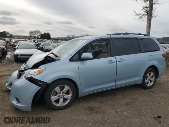 2015 Toyota Sienna LE AAS with VIN 5TDKK3DC0FS682599, listed as a Copart auction lot 45559945 with 66,031 mi miles and Salvage Title. Bid and sale history available at carsss.com. Image 1.