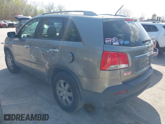 2011 Kia Sorento LX with VIN 5XYKT3A15BG126618, listed as a IAAI auction lot 41929422 with 192,781 mi miles. Bid and sale history available at carsss.com. Image 3.