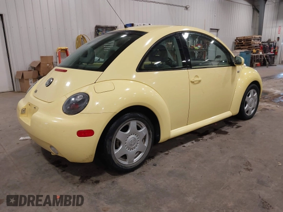 2001 Volkswagen Beetle GLX with VIN 3VWDD21CX1M434965, listed as a IAAI auction lot 42141481 with 220,941 mi miles and . Bid and sale history available at DreamBid. Image 4.