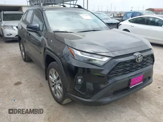 2025 Toyota RAV4 XLE Premium с VIN 2T3C1RFV9SC323495, выставлен на аукционе IAAI как лот 42136805 с пробегом 947 миль миль и . История ставок и продаж доступна на DreamBid. Изображение 1.