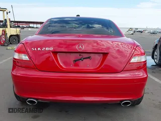 2008 Mercedes-Benz SLK 280 z VIN WDBWK54F58F176503, wystawiony jako IAAI lot #42215431 z przebiegiem 78 342 mil mil oraz . Historia ofert i sprzedaży dostępna na DreamBid. Obrazek 17.