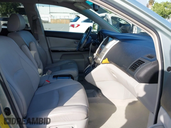 2008 Lexus RX with VIN 2T2HK31U68C090638, listed as a IAAI auction lot 42136578 with 97,610 mi miles. Bid and sale history available at carsss.com. Image 5.