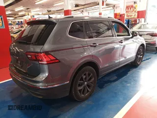 2024 Volkswagen Tiguan SE с VIN 3VV3B7AX1RM086796, выставлен на аукционе IAAI как лот 42796137 с пробегом 26 696 миль миль и . История ставок и продаж доступна на DreamBid. Изображение 39.