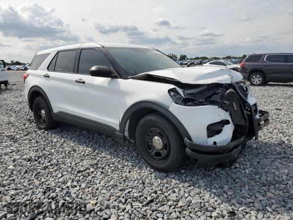 2021 Ford Police Interceptor Utility z VIN 1FM5K8AW2MNA14746, wystawiony jako Copart lot #50675495 z przebiegiem Nie podano mil oraz Nie do naprawy • Non repairable. Historia ofert i sprzedaży dostępna na DreamBid. Obrazek 4.