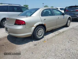 2006 Chrysler Sebring Touring z VIN 1C3EL56R86N114571, wystawiony jako IAAI lot #42470436 z przebiegiem 173 454 mil mil oraz . Historia ofert i sprzedaży dostępna na DreamBid. Obrazek 4.