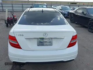 2015 Mercedes-Benz C 250 с VIN WDDGJ4HB2FG406506, выставлен на аукционе IAAI как лот 42429753 с пробегом 125 609 миль миль и . История ставок и продаж доступна на DreamBid. Изображение 16.
