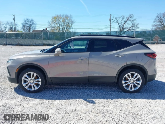 2021 Chevrolet Blazer LT z VIN 3GNKBDR47MS560250, wystawiony jako IAAI lot #41863483 z przebiegiem 69 207 mil mil oraz . Historia ofert i sprzedaży dostępna na DreamBid. Obrazek 14.