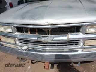 1998 Chevrolet Silverado 1500 with VIN 1GCEK19R5WR125586, listed as a IAAI auction lot 41797844 with 329,124 mi miles and . Bid and sale history available at DreamBid. Image 12.