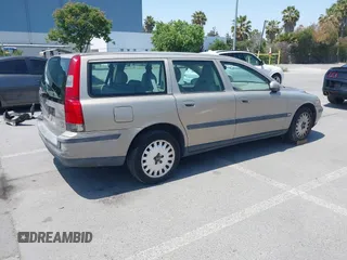 2001 Volvo V70 с VIN YV1SW58D911021608, выставлен на аукционе IAAI как лот 42427856 с пробегом 169 220 миль миль и . История ставок и продаж доступна на DreamBid. Изображение 4.
