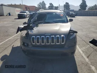 2018 Jeep Cherokee Latitude Plus with VIN 1C4PJLLB2JD511116, listed as a Copart auction lot 53005435 with 55,657 mi miles and Salvage title. Bid and sale history available at DreamBid. Image 5.
