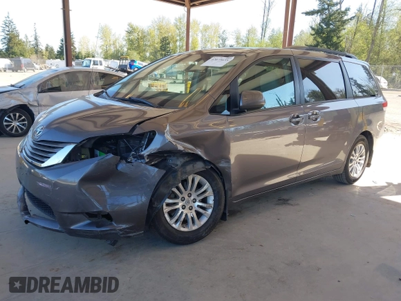 2011 Toyota Sienna XLE AAS with VIN 5TDYK3DC7BS047822, listed as a IAAI auction lot 42073635 with 150,424 mi miles. Bid and sale history available at carsss.com. Image 18.