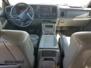2002 Chevrolet Tahoe Z71 z VIN 1GNEK13T72R285197, wystawiony jako Copart lot #53784905 z przebiegiem 226 662 mil mil oraz Szkoda całkowita • Salvage title. Historia ofert i sprzedaży dostępna na DreamBid. Obrazek 8.