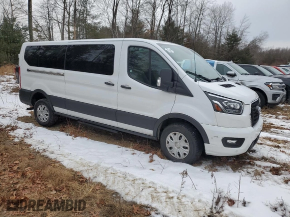 2023 Ford Transit Passenger XL z VIN 1FBAX2YG7PKA45212, wystawiony jako Copart lot #42914795 z przebiegiem 70 987 mil mil oraz Szkoda całkowita • Salvage title. Historia ofert i sprzedaży dostępna na DreamBid. Obrazek 4.