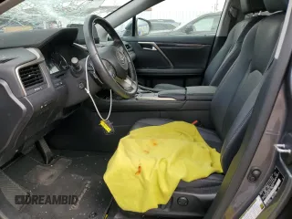 2020 Lexus RX 350 z VIN 2T2AZMAA0LC174391, wystawiony jako Copart lot #49818535 z przebiegiem 126 867 mil mil oraz Szkoda całkowita • Salvage title. Historia ofert i sprzedaży dostępna na DreamBid. Obrazek 7.