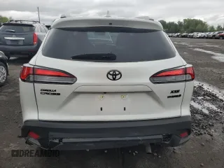 2024 Toyota Corolla Cross Hybrid S z VIN 7MUFBABG3RV025110, wystawiony jako Copart lot #54606865 z przebiegiem 6 218 mil mil oraz Szkoda całkowita • Salvage title. Historia ofert i sprzedaży dostępna na DreamBid. Obrazek 6.
