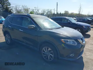 2015 Nissan Rogue SV z VIN 5N1AT2MVXFC791606, wystawiony jako IAAI lot #42003472 z przebiegiem 49 148 mil mil oraz . Historia ofert i sprzedaży dostępna na DreamBid. Obrazek 1.