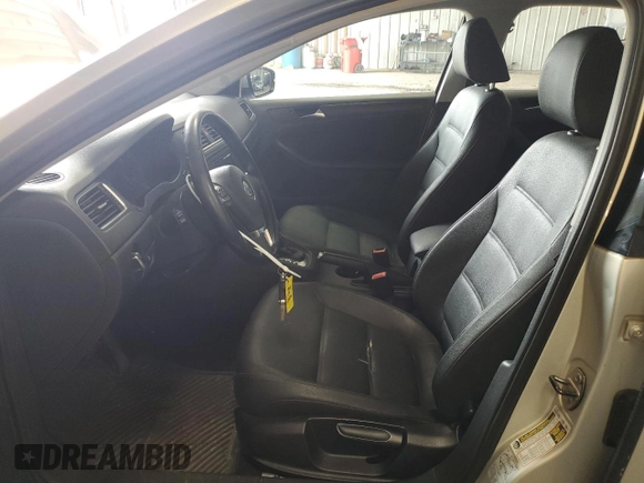 2011 Volkswagen Jetta SE z VIN 3VWDZ7AJ0BM338079, wystawiony jako Copart lot #58900585 z przebiegiem 165 055 mil mil oraz Nie do naprawy • Non repairable. Historia ofert i sprzedaży dostępna na DreamBid. Obrazek 7.