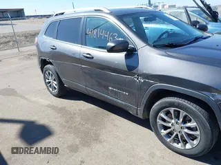 2019 Jeep Cherokee Latitude Plus with VIN 1C4PJLLB1KD201847, listed as a IAAI auction lot 41814463 with 115,927 mi miles. Bid and sale history available at carsss.com. Image 6.