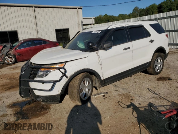 2013 Ford Utility Police Interceptor with VIN 1FM5K8AR0DGB63879, listed as a Copart auction lot 82241054 with 124,768 mi miles and Salvage Title. Bid and sale history available at carsss.com. Image 1.