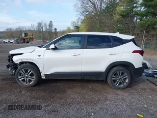 2021 Kia Seltos LX z VIN KNDEPCAA7M7213292, wystawiony jako IAAI lot #42092576 z przebiegiem 35 664 mil mil oraz . Historia ofert i sprzedaży dostępna na DreamBid. Obrazek 15.