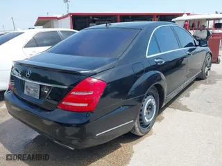 2013 Mercedes-Benz S-Class S 550 with VIN WDDNG7DB7DA531529, listed as a IAAI auction lot 41999063 with 121,561 mi miles. Bid and sale history available at carsss.com. Image 4.
