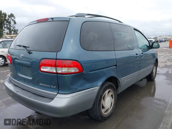 2001 Toyota Sienna LE with VIN 4T3ZF13C11U395630, listed as a IAAI auction lot 41743896 with 189,986 mi miles. Bid and sale history available at carsss.com. Image 4.