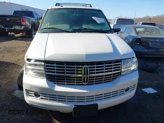 2013 Lincoln Navigator z VIN 5LMJJ2H57DEL08622, wystawiony jako IAAI lot #41759357 z przebiegiem 157 131 mil mil oraz . Historia ofert i sprzedaży dostępna na DreamBid. Obrazek 12.