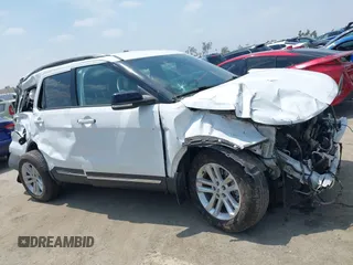 2017 Ford Explorer XLT with VIN 1FM5K7D89HGC85465, listed as a IAAI auction lot 42151342 with Not provided miles and . Bid and sale history available at DreamBid. Image 13.