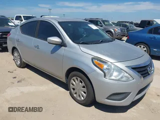 2016 Nissan Versa S Plus z VIN 3N1CN7AP8GL867617, wystawiony jako IAAI lot #42817057 z przebiegiem 152 005 mil mil oraz . Historia ofert i sprzedaży dostępna na DreamBid. Obrazek 1.