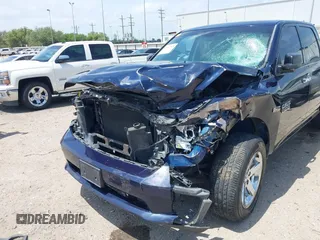 2013 Ram 1500 Express z VIN 1C6RR6KT3DS566209, wystawiony jako IAAI lot #42060295 z przebiegiem 168 948 mil mil oraz . Historia ofert i sprzedaży dostępna na DreamBid. Obrazek 6.