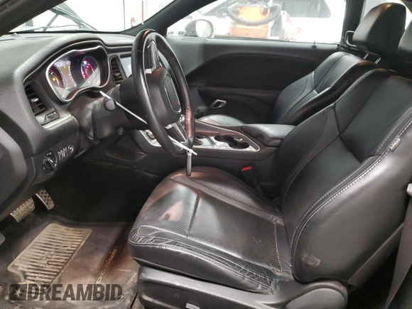 2015 Dodge Challenger SXT Plus z VIN 2C3CDZBG1FH913861, wystawiony jako Copart lot #52806785 z przebiegiem 61 254 mil mil oraz Szkoda całkowita • Salvage title. Historia ofert i sprzedaży dostępna na DreamBid. Obrazek 7.