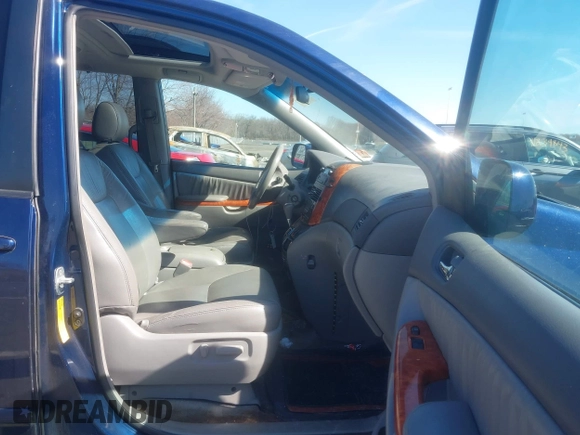 2007 Toyota Sienna XLE with VIN 5TDZK22C07S056161, listed as a IAAI auction lot 41820123 with 206,675 mi miles. Bid and sale history available at carsss.com. Image 5.