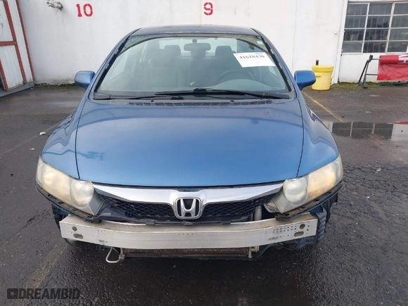 2010 Honda Civic Sdn LX with VIN 19XFA1F53AE043207, listed as a IAAI auction lot 41618430 with 122,421 mi miles. Bid and sale history available at carsss.com. Image 6.