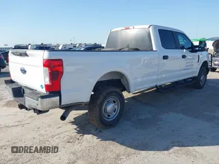 2017 Ford F-250 Lariat z VIN 1FT7W2B67HEF00259, wystawiony jako IAAI lot #41954068 z przebiegiem 146 336 mil mil oraz . Historia ofert i sprzedaży dostępna na DreamBid. Obrazek 4.