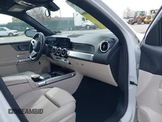 2021 Mercedes-Benz GLB 250 с VIN W1N4M4HB9MW101438, выставлен на аукционе IAAI как лот 42006550 с пробегом 63 923 миль миль и . История ставок и продаж доступна на DreamBid. Изображение 5.