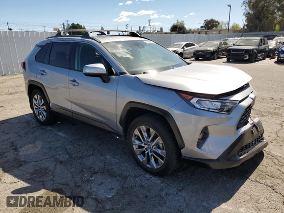 2020 Toyota RAV4 XLE Premium with VIN 2T3C1RFV4LW079612, listed as a Copart auction lot 47587375 with 40,218 mi miles and Salvage Title. Bid and sale history available at carsss.com. Image 4.