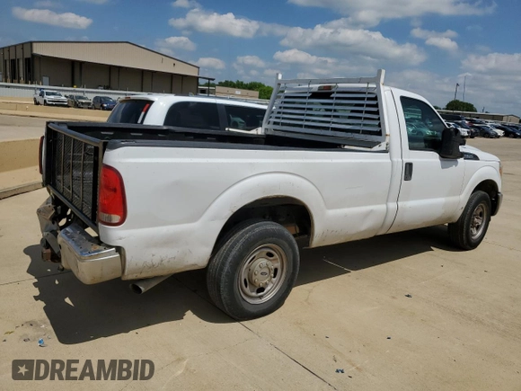 2015 Ford F-250 XL z VIN 1FTBF2A68FEB80829, wystawiony jako Copart lot #54684575 z przebiegiem 300 026 mil mil oraz Czysty tytuł • Clean title. Historia ofert i sprzedaży dostępna na DreamBid. Obrazek 3.