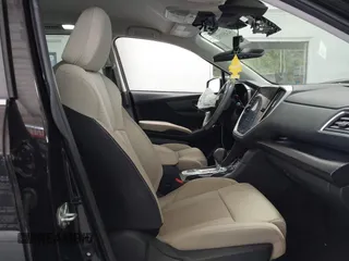 2023 Subaru Ascent Premium z VIN 4S4WMAED8P3404412, wystawiony jako IAAI lot #42453932 z przebiegiem 52 915 mil mil oraz . Historia ofert i sprzedaży dostępna na DreamBid. Obrazek 5.