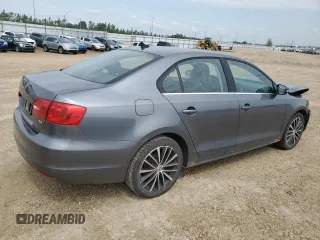 2013 Volkswagen Jetta SEL с VIN 3VWLX7AJ9DM445880, выставлен на аукционе Copart как лот 62059235 с пробегом 231 887 миль миль и Списание • Salvage title. История ставок и продаж доступна на DreamBid. Изображение 3.