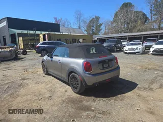 2020 MINI Convertible Cooper с VIN WMWWJ3C0XL3L01427, выставлен на аукционе Copart как лот 51099865 с пробегом 18 934 миль миль и Списание • Salvage title. История ставок и продаж доступна на DreamBid. Изображение 3.