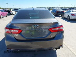 2020 Toyota Camry SE with VIN 4T1G11AK2LU927172, listed as a IAAI auction lot 41736085 with 191,512 mi miles. Bid and sale history available at carsss.com. Image 16.