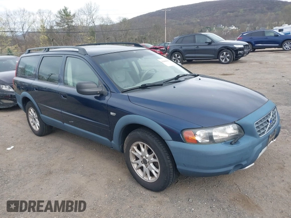 2004 Volvo V70 XC Cross Country with VIN YV1SZ59H541140690, listed as a IAAI auction lot 42060998 with 133,154 mi miles and . Bid and sale history available at DreamBid. Image 1.