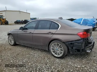 2013 BMW 3 Series 328i z VIN WBA3A5C56DF350294, wystawiony jako Copart lot #62420505 z przebiegiem 184 532 mil mil oraz Czysty tytuł • Clean title. Historia ofert i sprzedaży dostępna na DreamBid. Obrazek 2.
