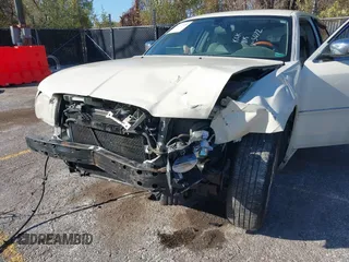 2006 Chrysler 300 C with VIN 2C3LK63HX6H345072, listed as a IAAI auction lot 40737720 with 163,544 mi miles. Bid and sale history available at carsss.com. Image 6.