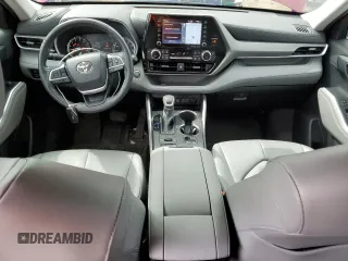 2022 Toyota Highlander XLE with VIN 5TDHZRBH6NS570427, listed as a Copart auction lot 51982165 with 34,072 mi miles and Clean title. Bid and sale history available at DreamBid. Image 8.