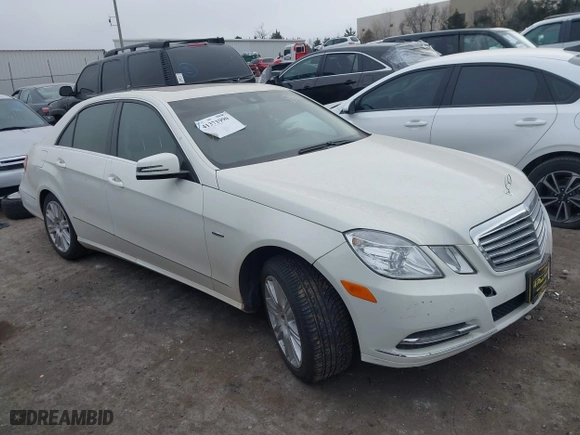 2012 Mercedes-Benz E-Class E 350 Luxury with VIN WDDHF5KB0CA588841, listed as a IAAI auction lot 41371990 with 108,480 mi miles. Bid and sale history available at carsss.com. Image 13.