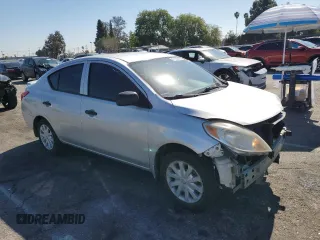 2013 Nissan Versa S Plus z VIN 3N1CN7AP2DL856494, wystawiony jako Copart lot #47130355 z przebiegiem 141 879 mil mil oraz Szkoda całkowita • Salvage title. Historia ofert i sprzedaży dostępna na DreamBid. Obrazek 4.